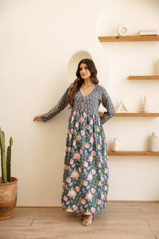 Vami Signature Dress